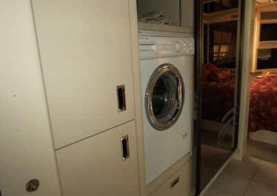 Splendid 2000 washer/dryer unit with storage