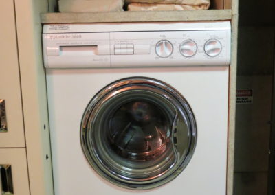 Splendid 2000 washer/dryer unit